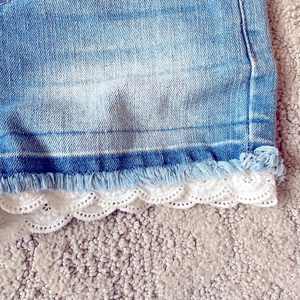 🐇 Size 4/5 Shortalls with Lace - Picture 8 of 8